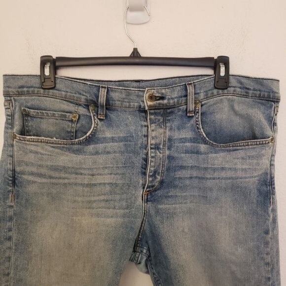 Rag & Bone Distressed Bermuda Denim Shorts Med Wash Standard Issue Size 38 EUC - Picture 2 of 9